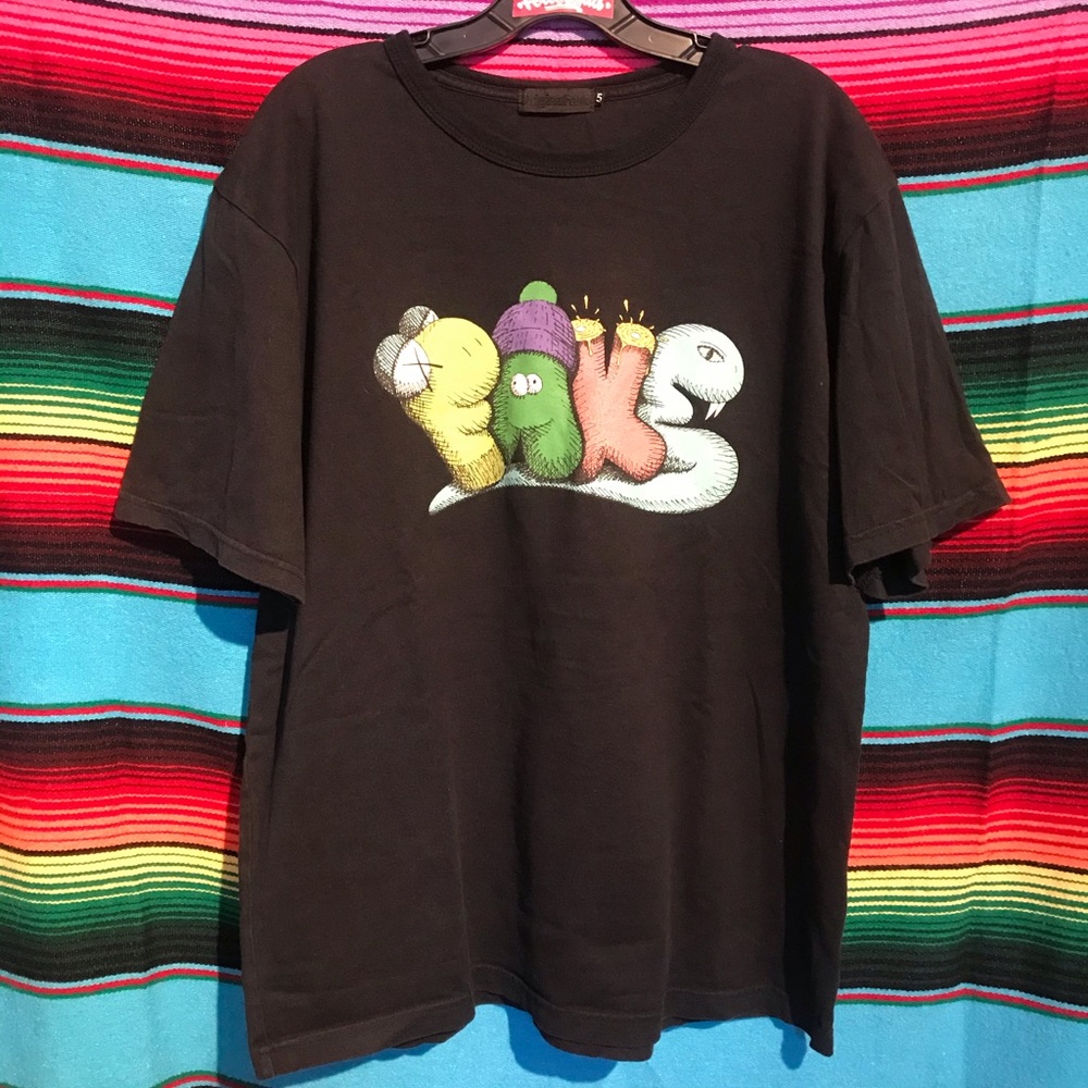 Rare Vintage Kaws Original Fake Tshirt. Size : 5